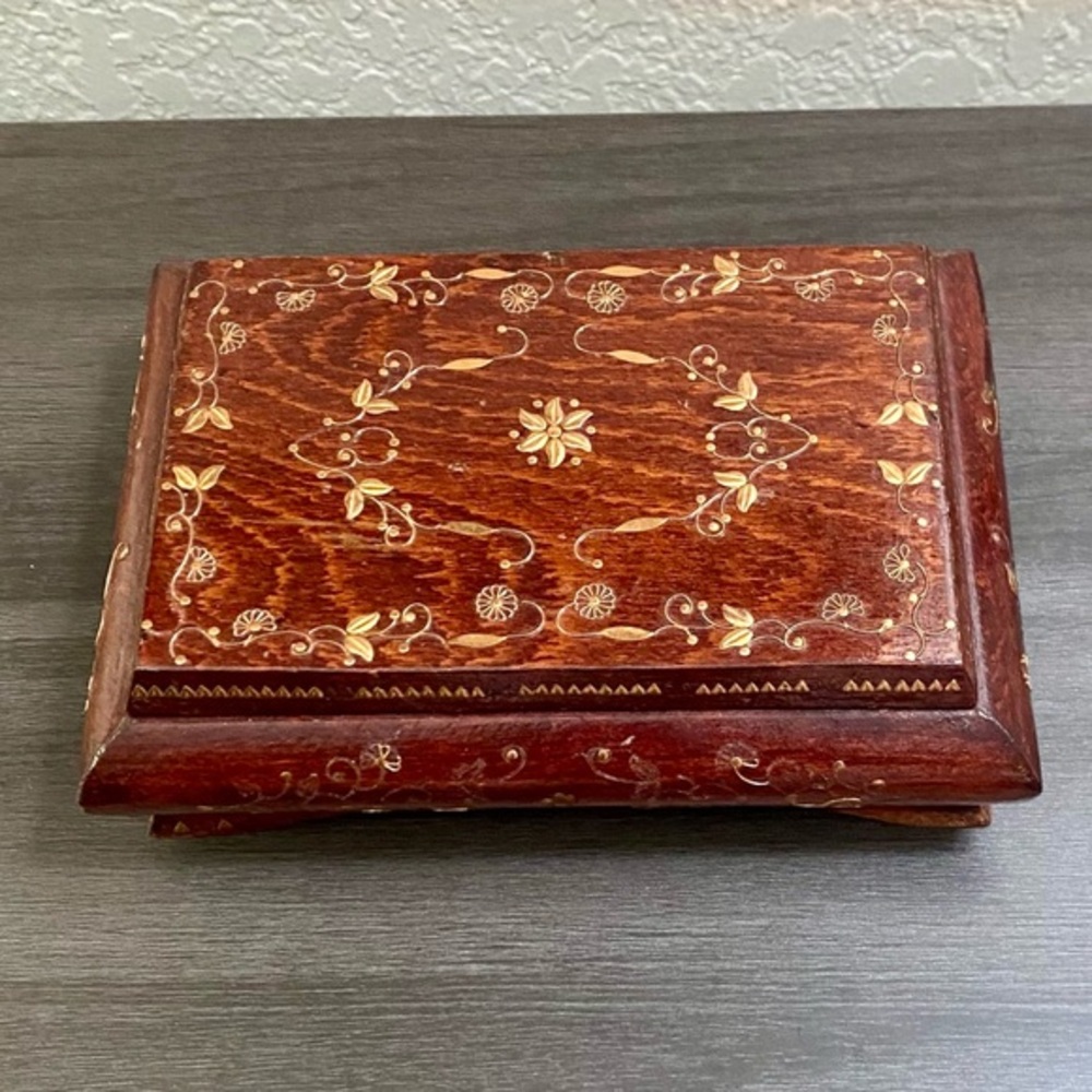 Vintage Wood Keepsake Jewelry Box